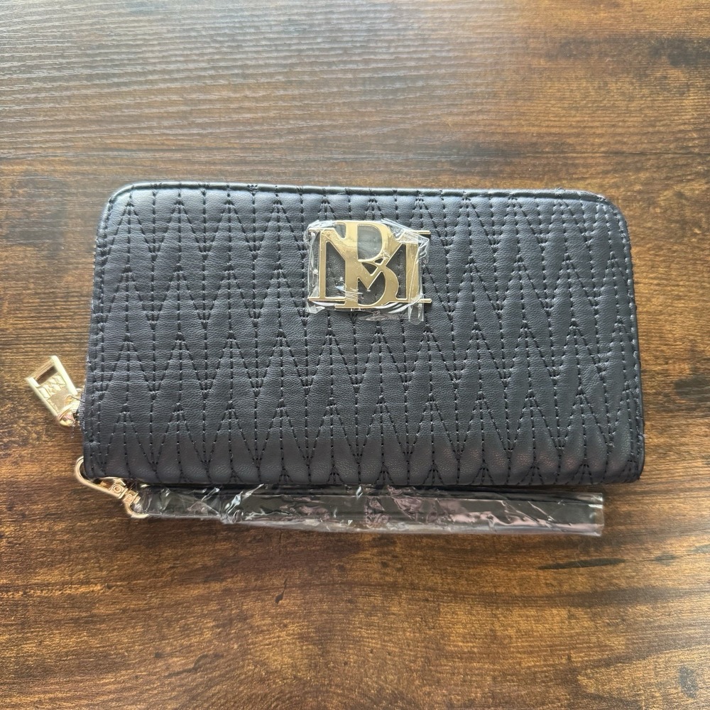 NWT Badgley Mischka Black Quilted Wristlet Wallet Chevron Zipper Clutch